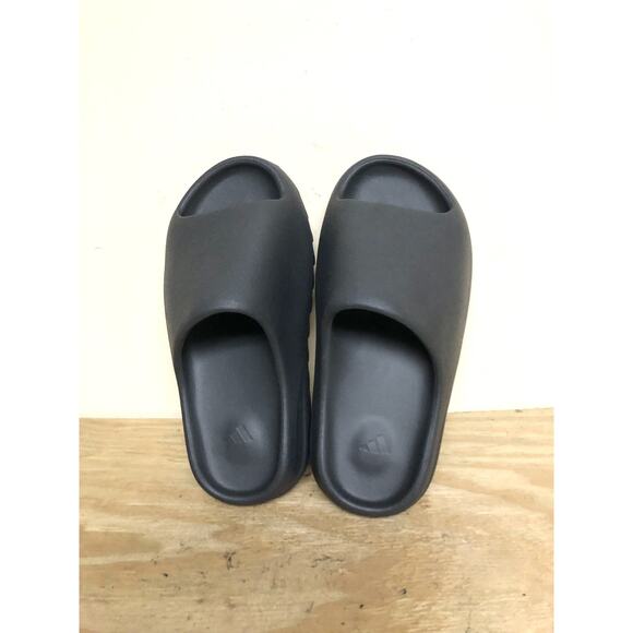 New Adidas Yeezy Slides Onyx Black 7 Slip On Sandals Hq6448